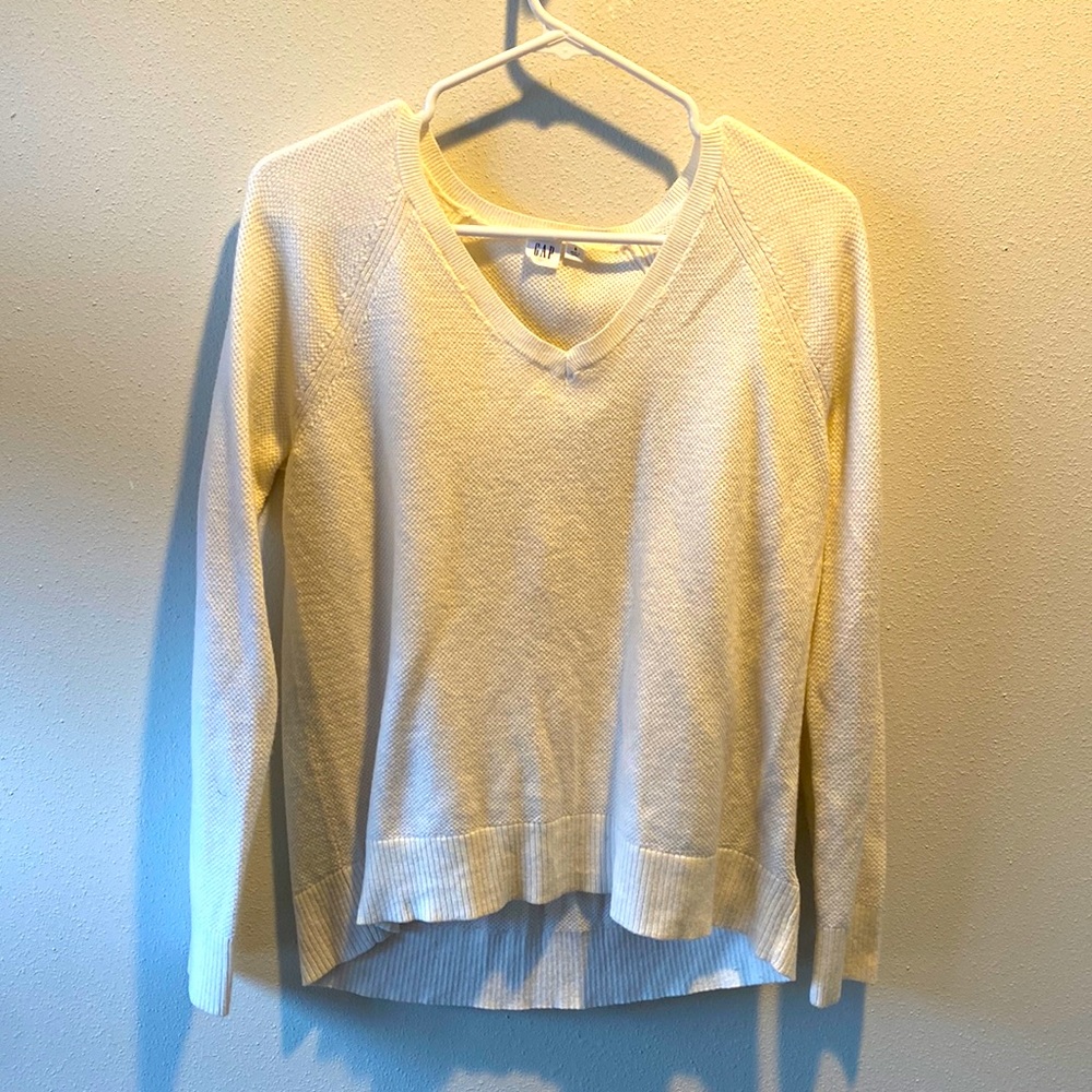 Gap size small lightweight sweater